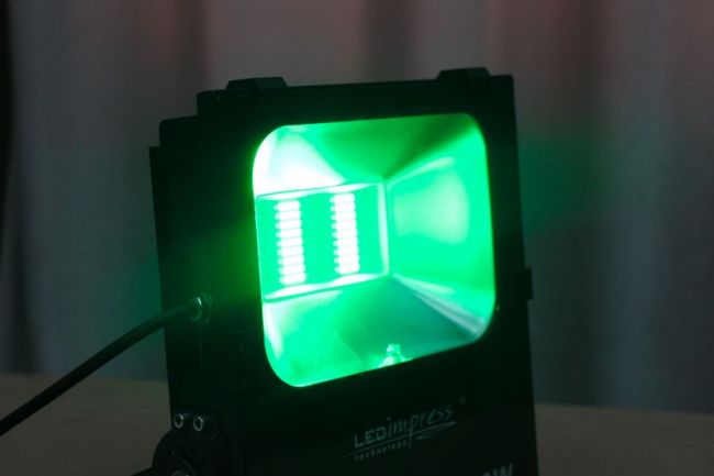 Прожектор светодиодный заливного света FF 220В 100Вт RGB DMX 120° кабель 3,5м SignImpress